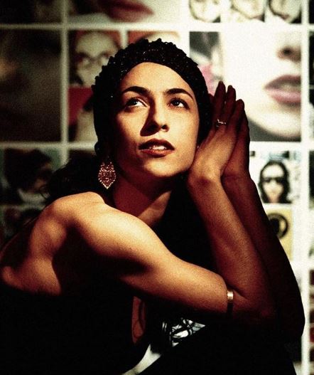 Na imagem, a cantora de MPB MArisa Monte, posando para o fotógrafo Leo Aversa