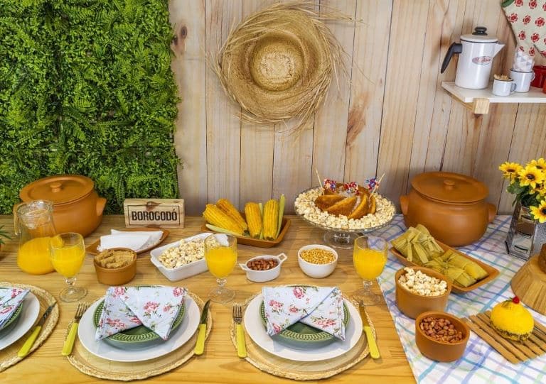 imagem com mesa decorativa de são joão