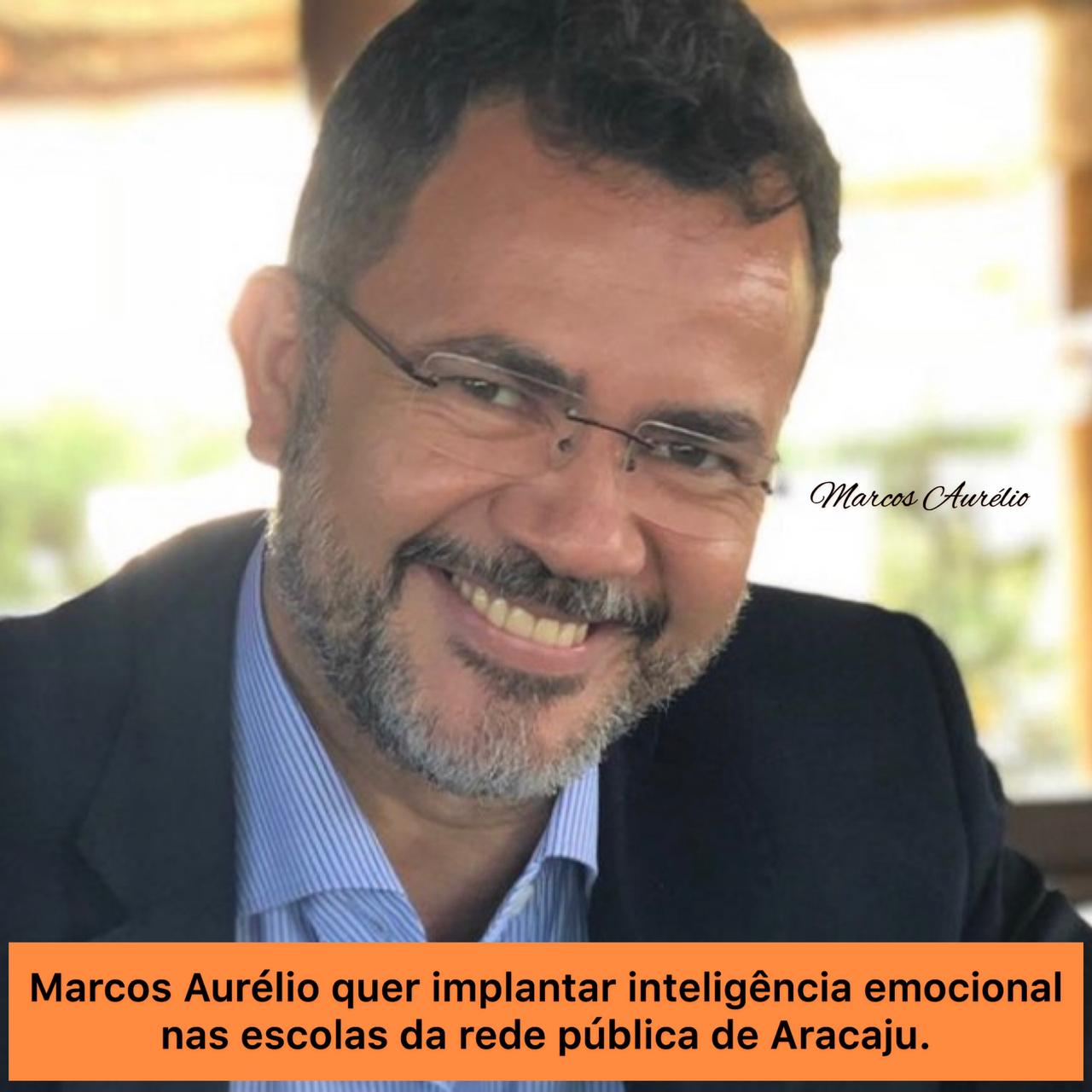 Na imagem, administrador de empresas e comunicador, Marcos Aurélio qu e deseja implantar Inteligência emocional nas escolas públicas