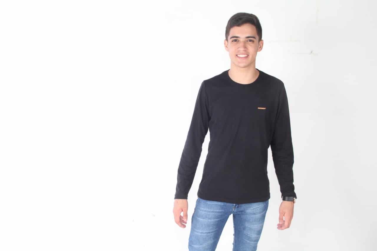 o cantor Natanzinho Lima